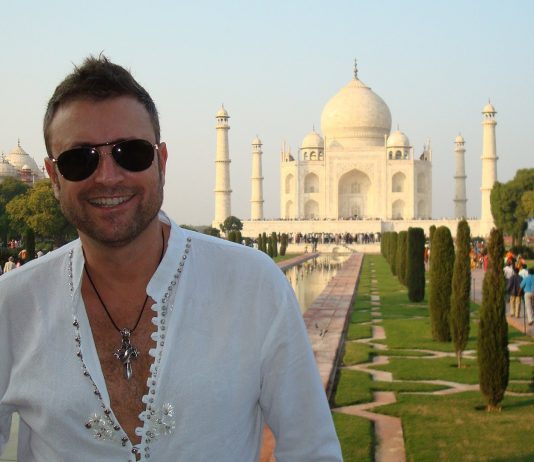 Iata ce educatie spartana a avut Catalin Botezatu!