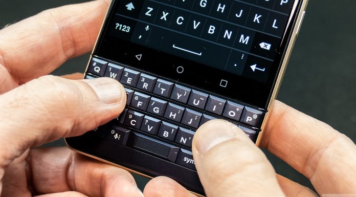 Londra sub asediu: cum a fost folosit BlackBerry Messenger pentru a planui doua nopti de jafuri