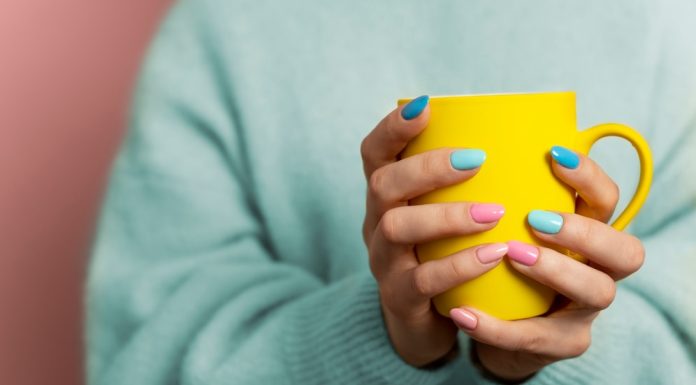 Oja de unghii semipermanentă – ghidul complet