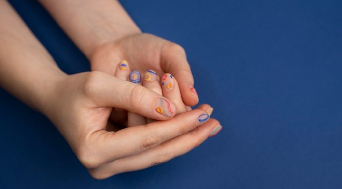 Ștampilă unghii și kit unghii gel potrivite pentru tine